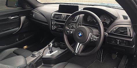 7 Fitur Keren Mobil BMW Sport yang Bikin Anda Ingin Membelinya Sekarang Juga! 7 Fitur Keren Mobil BMW Sport yang Bikin Anda Ingin Membelinya Sekarang Juga!