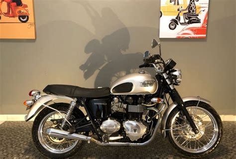 7 Harga Motor Triumph Bekas di Bawah 50 Juta! (Masih Layak Ngebut!) 7 Harga Motor Triumph Bekas di Bawah 50 Juta! (Masih Layak Ngebut!)