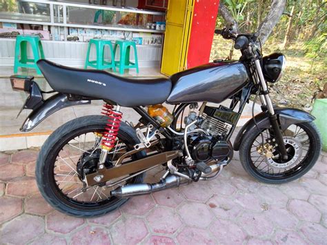 5 Modifikasi Yamaha RX King Paling Dicari: Bikin Ngiler! 5 Modifikasi Yamaha RX King Paling Dicari: Bikin Ngiler!