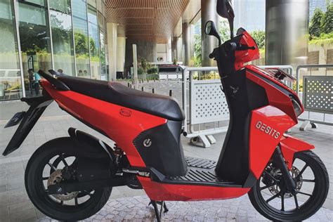 7 Alasan Mengapa Motor Listrik di Solo Jadi Pilihan Utama, Hemat Hingga 50% Biaya Operasional! 7 Alasan Mengapa Motor Listrik di Solo Jadi Pilihan Utama, Hemat Hingga 50% Biaya Operasional!