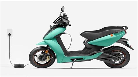 7 Alasan Mengapa Motor Listrik di Solo Jadi Pilihan Utama, Hemat Hingga 50% Biaya Operasional! 7 Alasan Mengapa Motor Listrik di Solo Jadi Pilihan Utama, Hemat Hingga 50% Biaya Operasional!