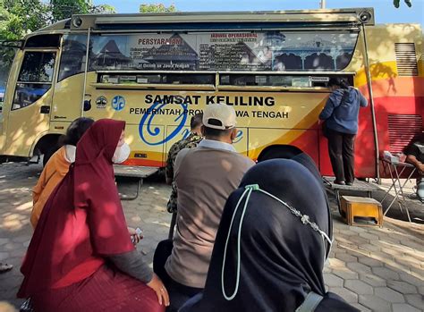 7 Keluhan Wajib Pajak di Samsat yang Bikin Emosi Jiwa! Nomor 5 Paling Ngeselin! 7 Keluhan Wajib Pajak di Samsat yang Bikin Emosi Jiwa! Nomor 5 Paling Ngeselin!