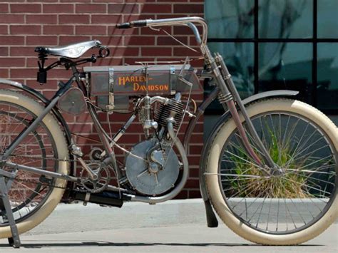 7 Sepeda Motor Jaman Dulu yang Harganya Bikin Melongo Sekarang! 7 Sepeda Motor Jaman Dulu yang Harganya Bikin Melongo Sekarang!