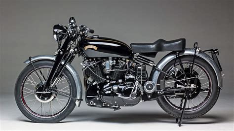 7 Sepeda Motor Jaman Dulu yang Harganya Bikin Melongo Sekarang! 7 Sepeda Motor Jaman Dulu yang Harganya Bikin Melongo Sekarang!