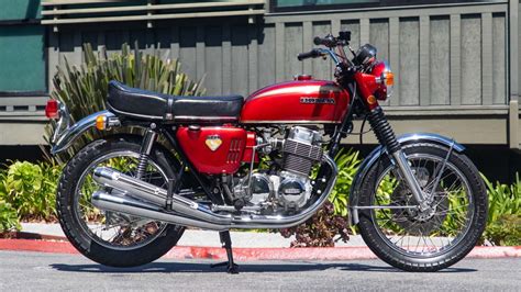7 Sepeda Motor Jaman Dulu yang Harganya Bikin Melongo Sekarang! 7 Sepeda Motor Jaman Dulu yang Harganya Bikin Melongo Sekarang!