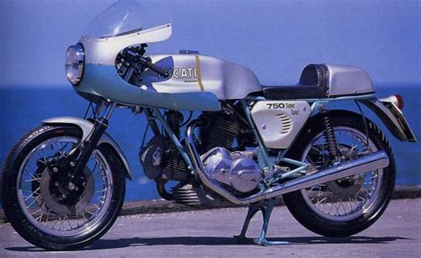 7 Sepeda Motor Jaman Dulu yang Harganya Bikin Melongo Sekarang! 7 Sepeda Motor Jaman Dulu yang Harganya Bikin Melongo Sekarang!